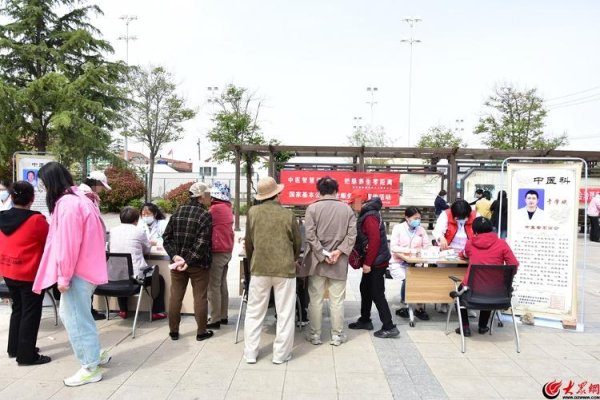 恒运资本配资 青岛西海岸新区红石崖街道：便民市集暖民心，真情服务“邻”距离